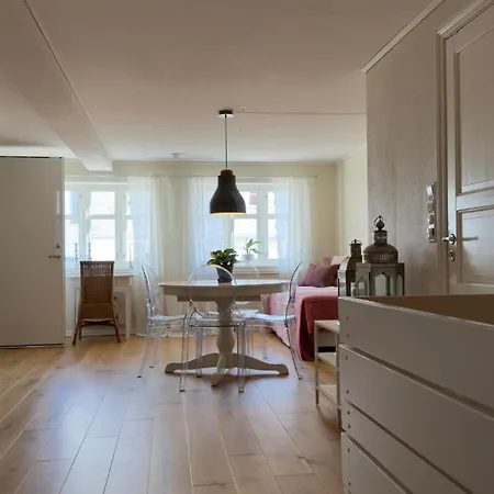 Appartement In A House In Center
